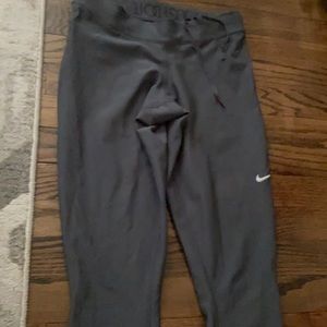 Nike dri-fit cropped leggings